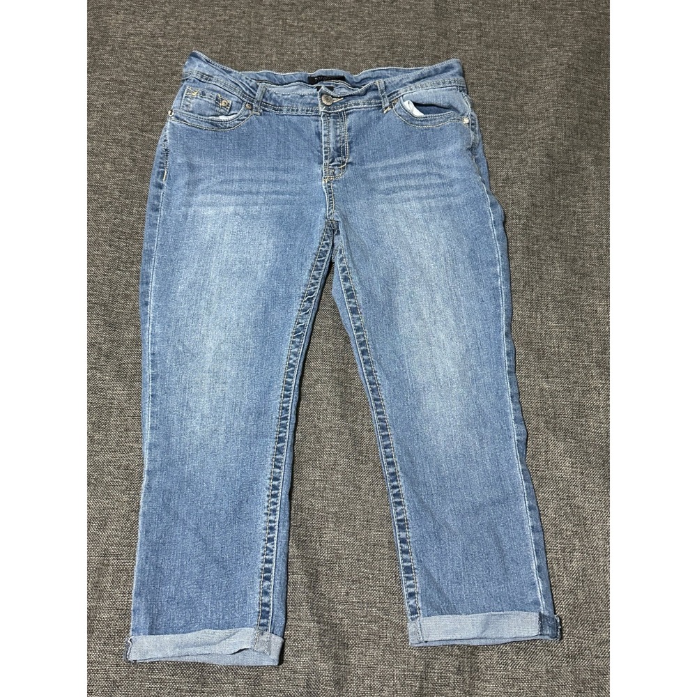 Roz & Ali‎ Women's 12 Crop Jeans Blue Floral Embroidered Cuffed Denim